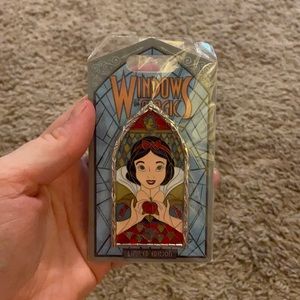 Snow white window pin! LE 2,000